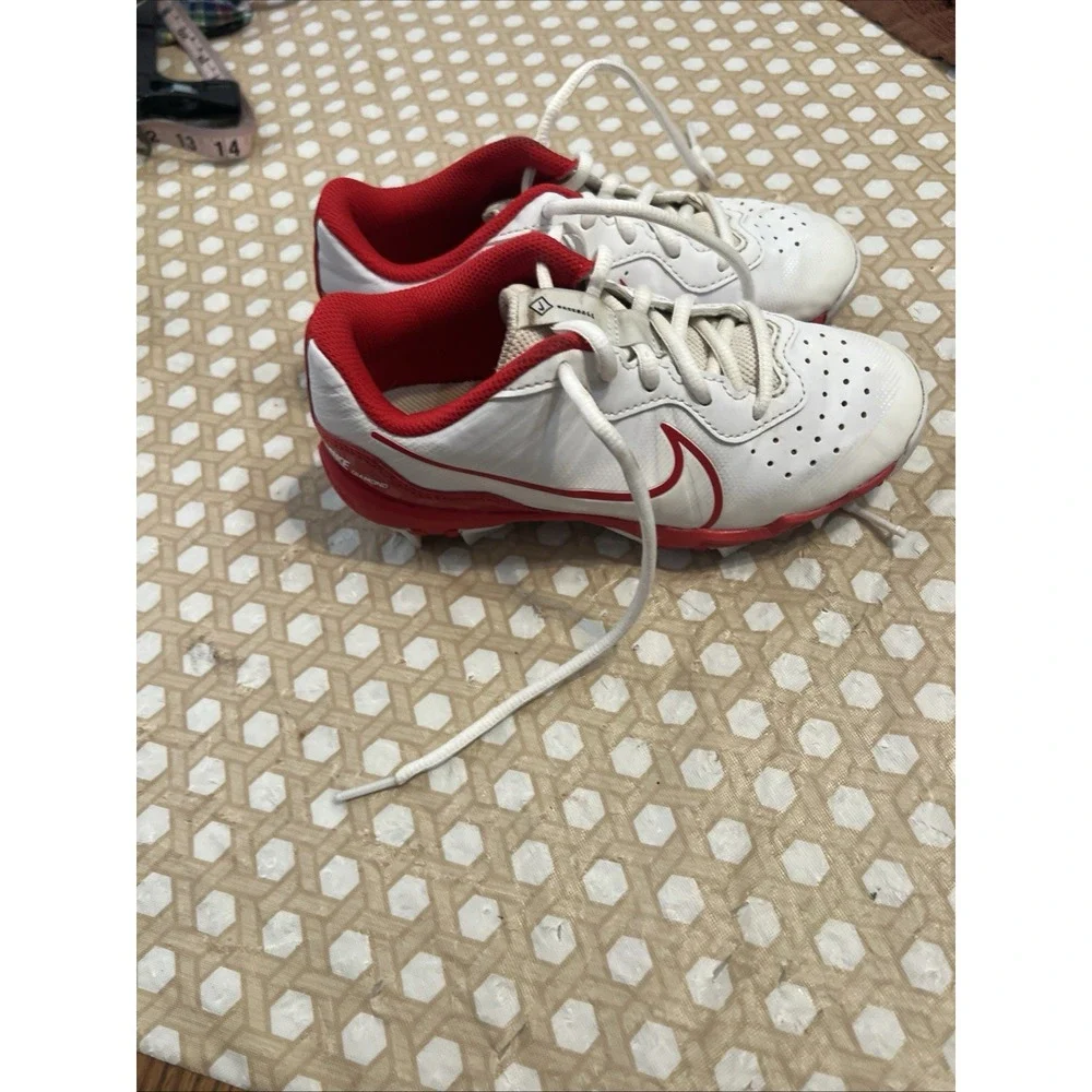 Nike Kids HyperDiamond 4 Fastflex Softball/Tball Cleats Size 1.5Y